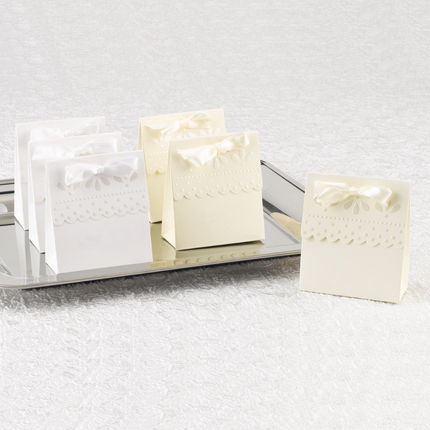 Scalloped Wedding Favor Boxes (Pack of 25)